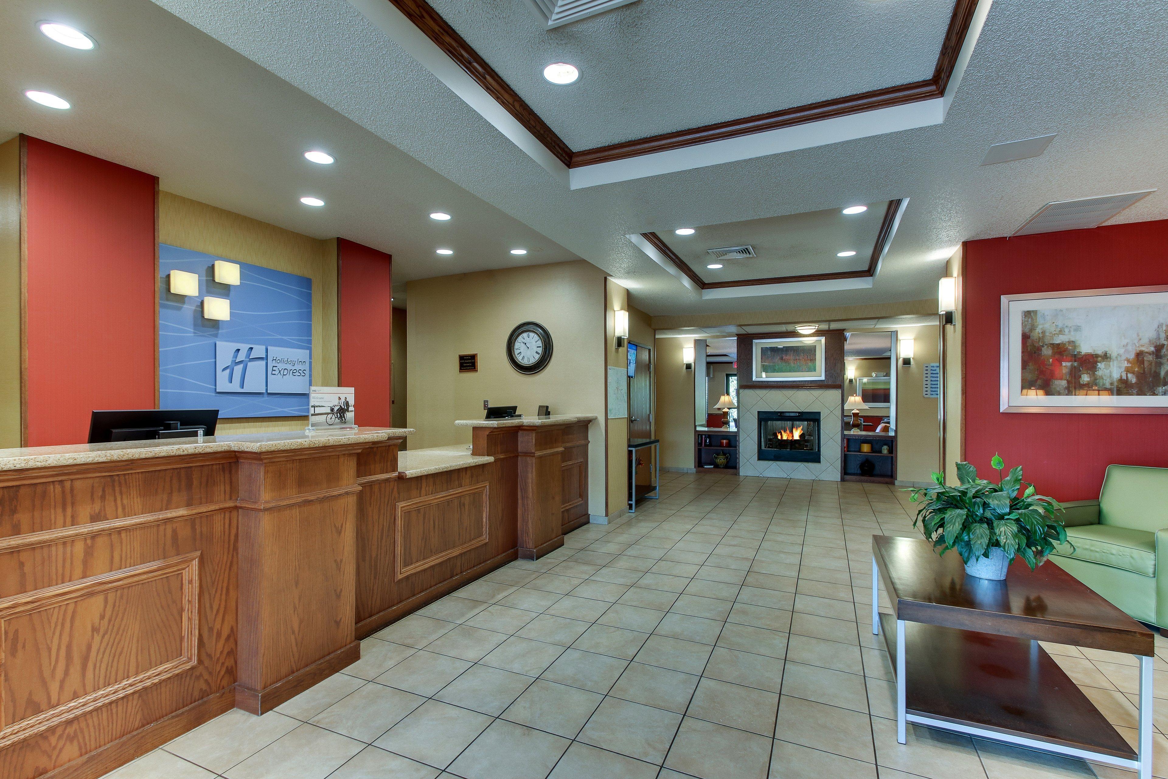 Holiday Inn Express Hotel & Suites Lancaster-Lititz By Ihg Exterior photo