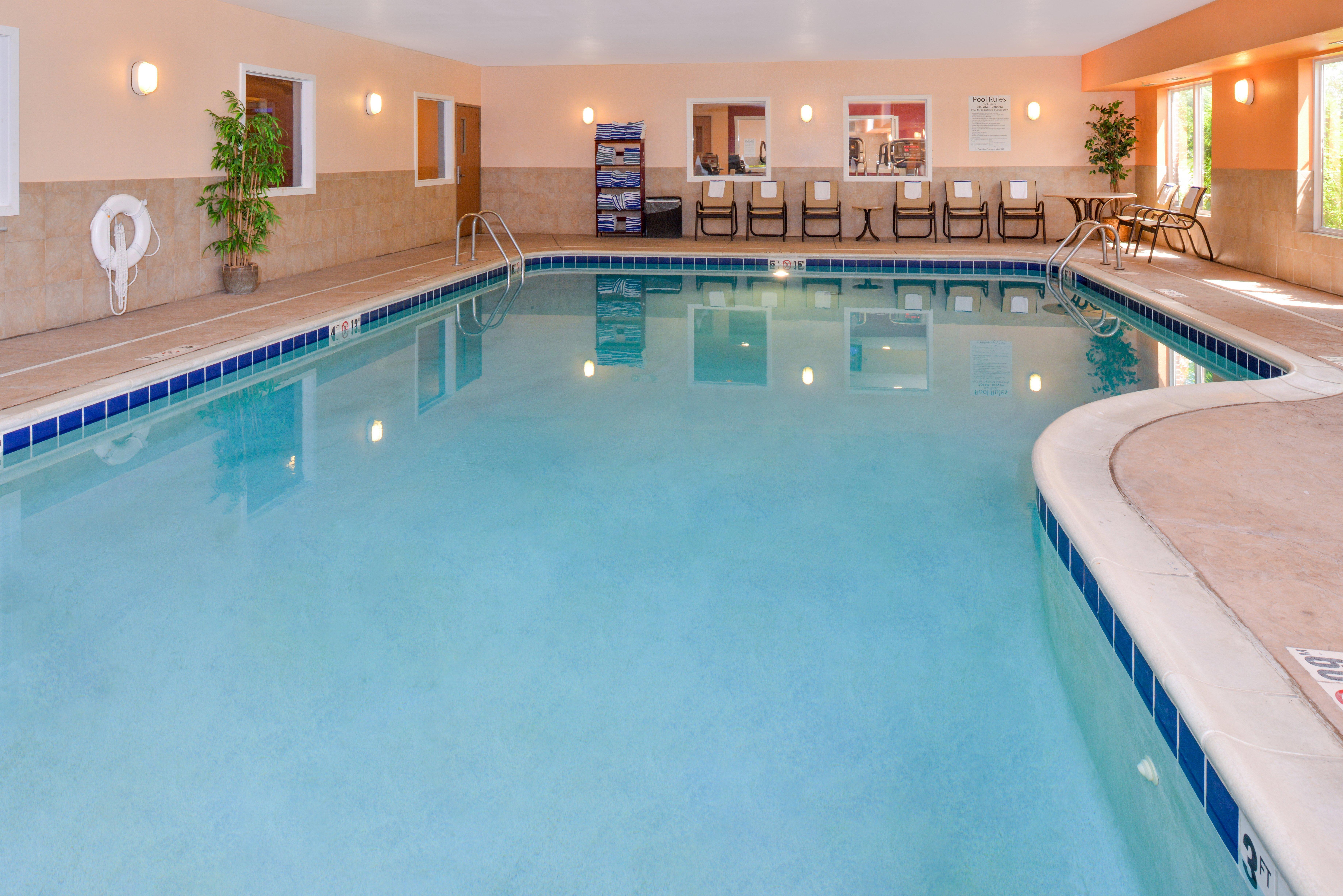 Holiday Inn Express Hotel & Suites Lancaster-Lititz By Ihg Exterior photo