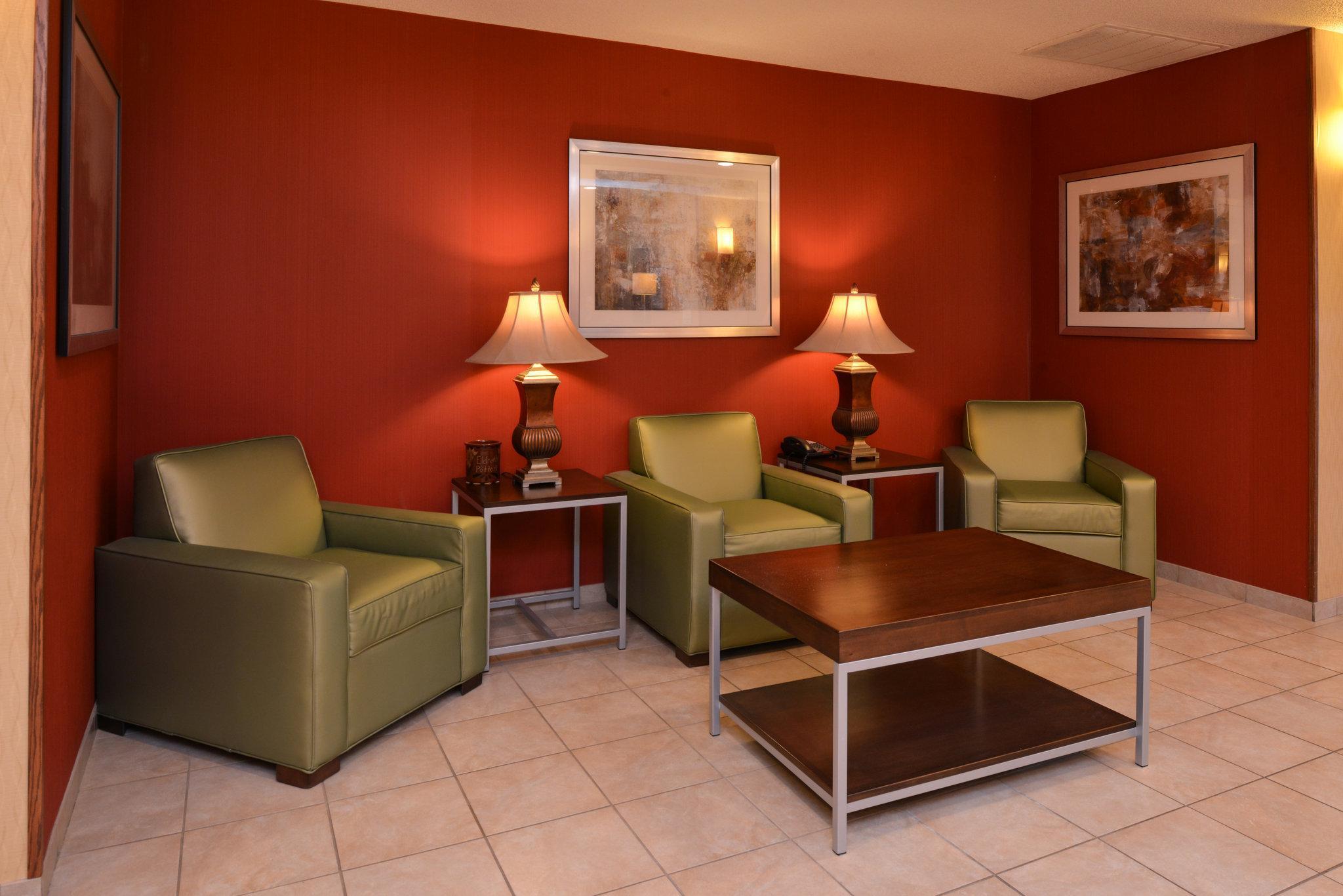 Holiday Inn Express Hotel & Suites Lancaster-Lititz By Ihg Exterior photo