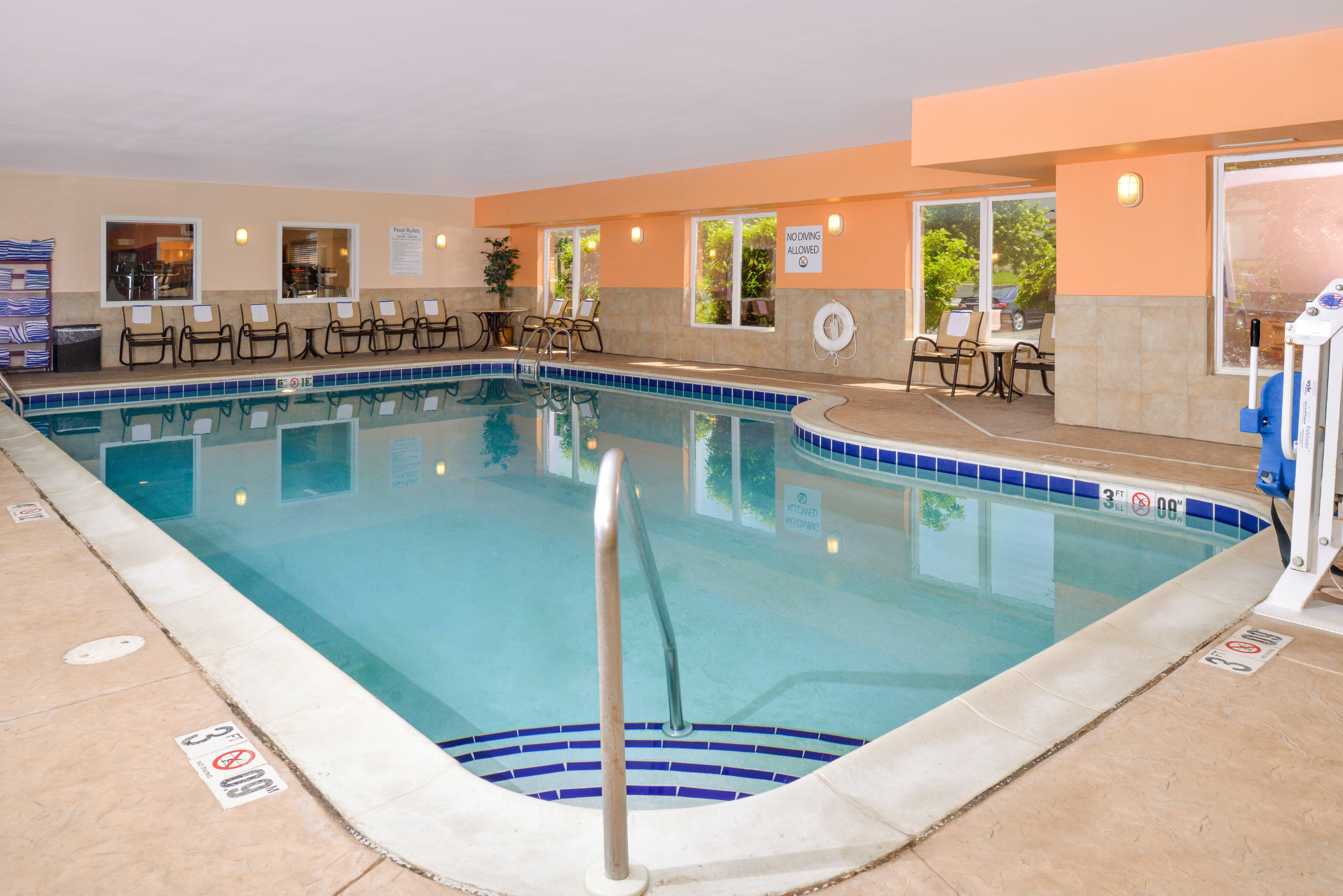 Holiday Inn Express Hotel & Suites Lancaster-Lititz By Ihg Exterior photo