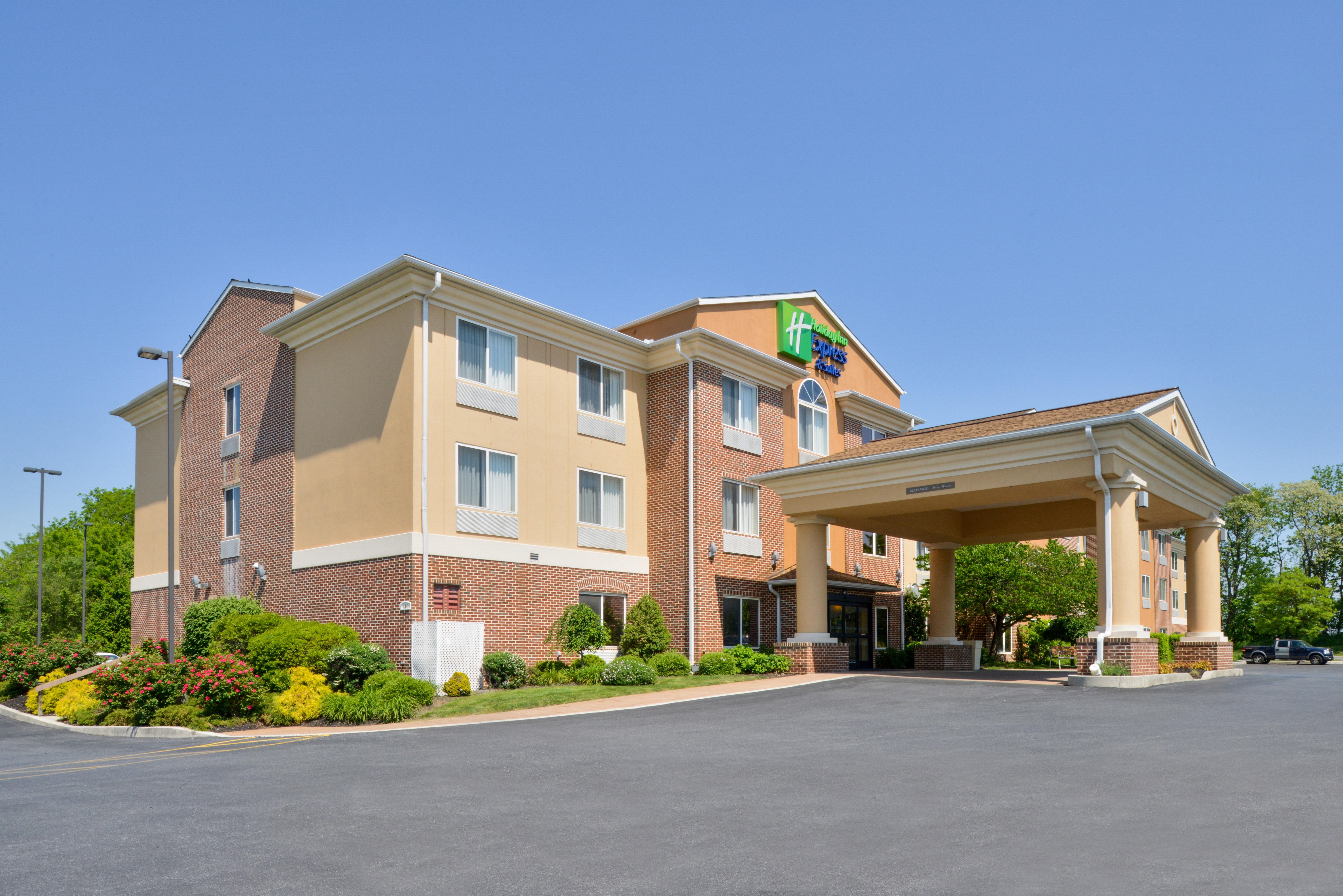 Holiday Inn Express Hotel & Suites Lancaster-Lititz By Ihg Exterior photo