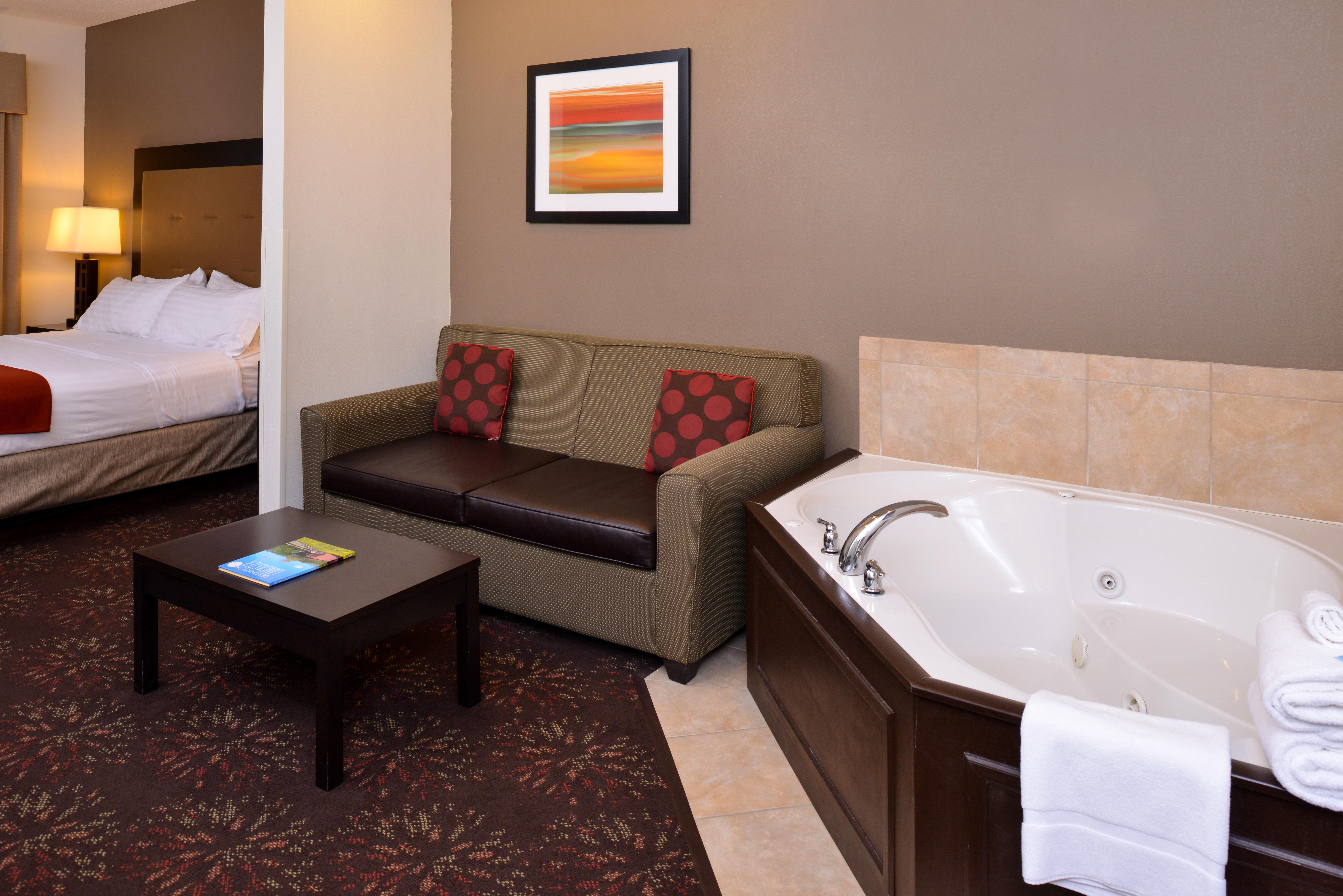 Holiday Inn Express Hotel & Suites Lancaster-Lititz By Ihg Exterior photo