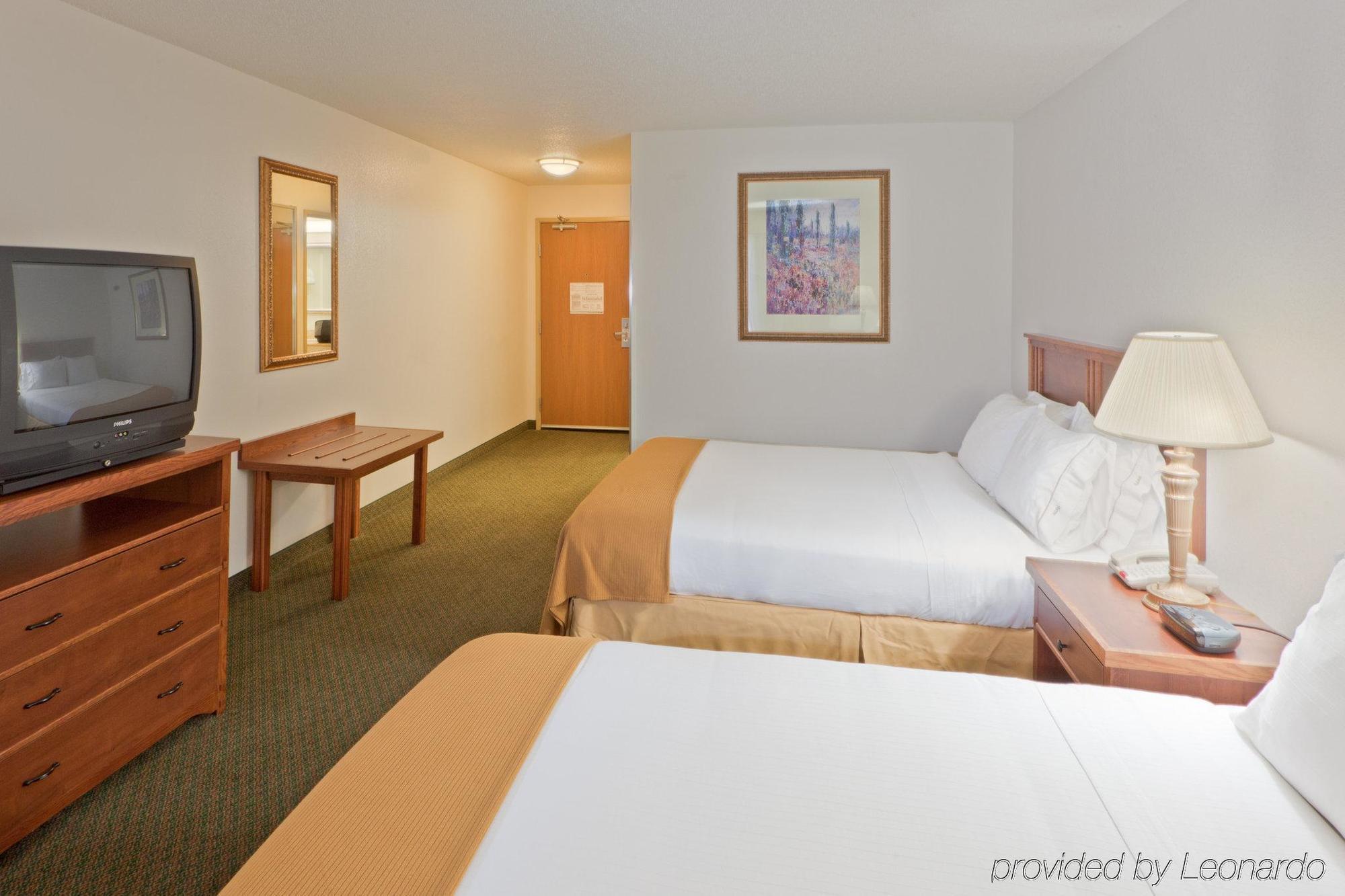 Holiday Inn Express Hotel & Suites Lancaster-Lititz By Ihg Exterior photo