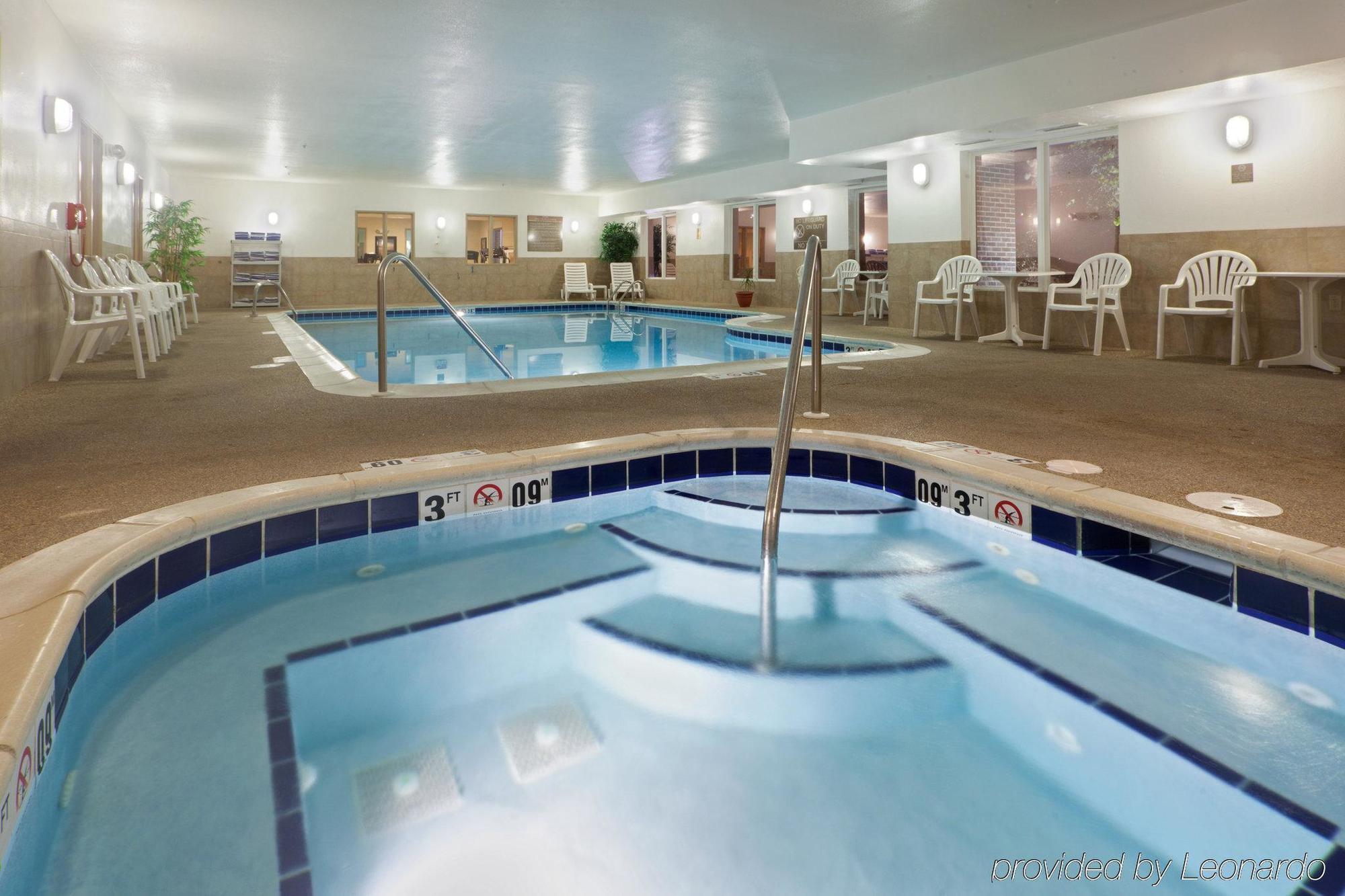Holiday Inn Express Hotel & Suites Lancaster-Lititz By Ihg Facilities photo